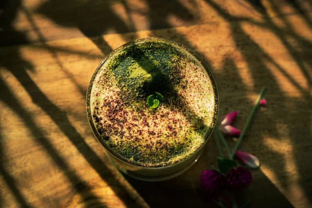 Gdzie kupić matcha stacjonarnie? Odkryj najlepsze sklepy w Polsce