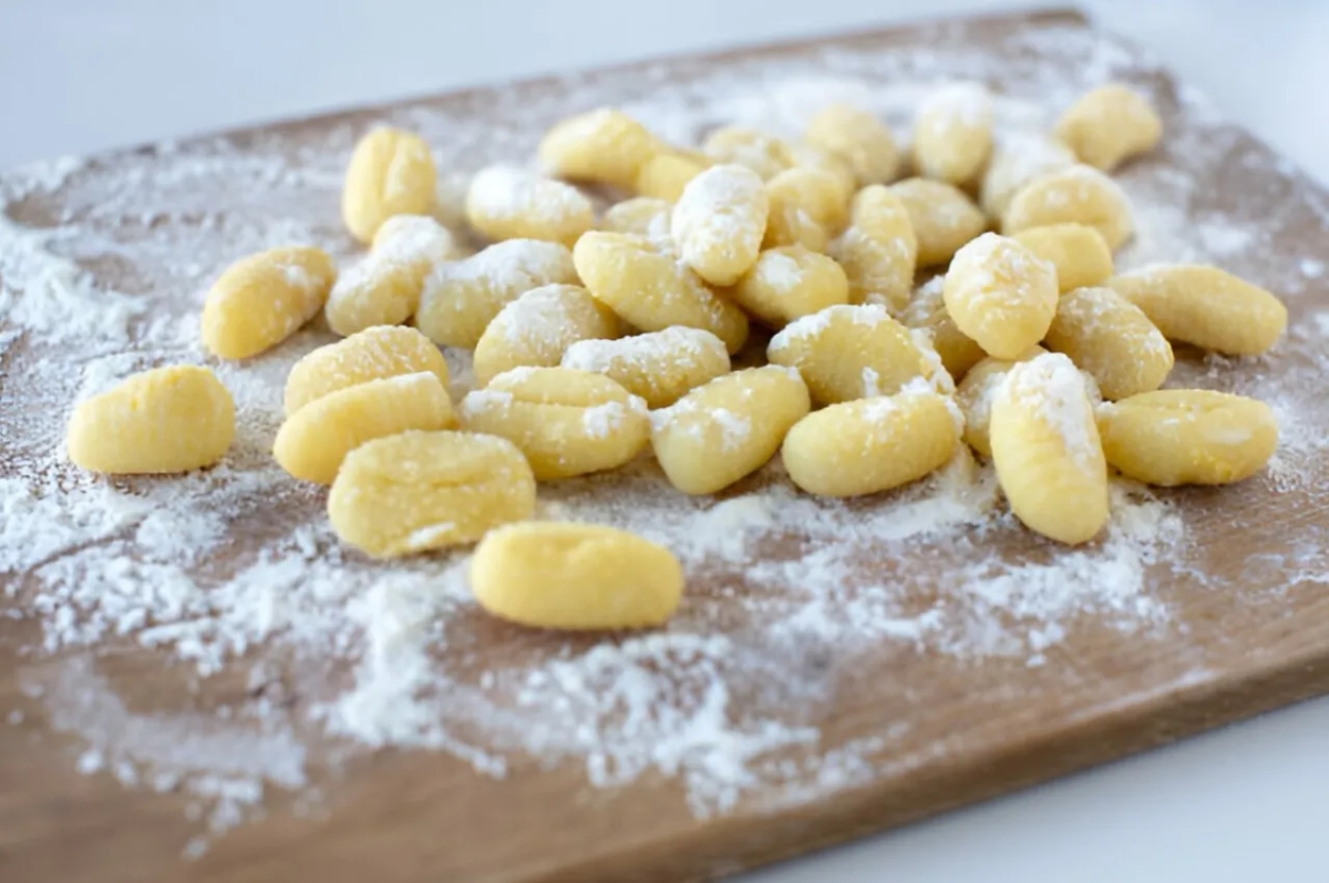 Czy kluski na parze są tuczące? Odkryj ich kaloryczność i wpływ na dietę