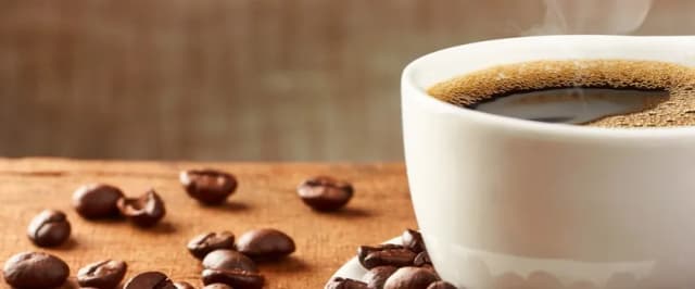 Czy matcha to kawa? Odkryj różnice i korzyści zdrowotne